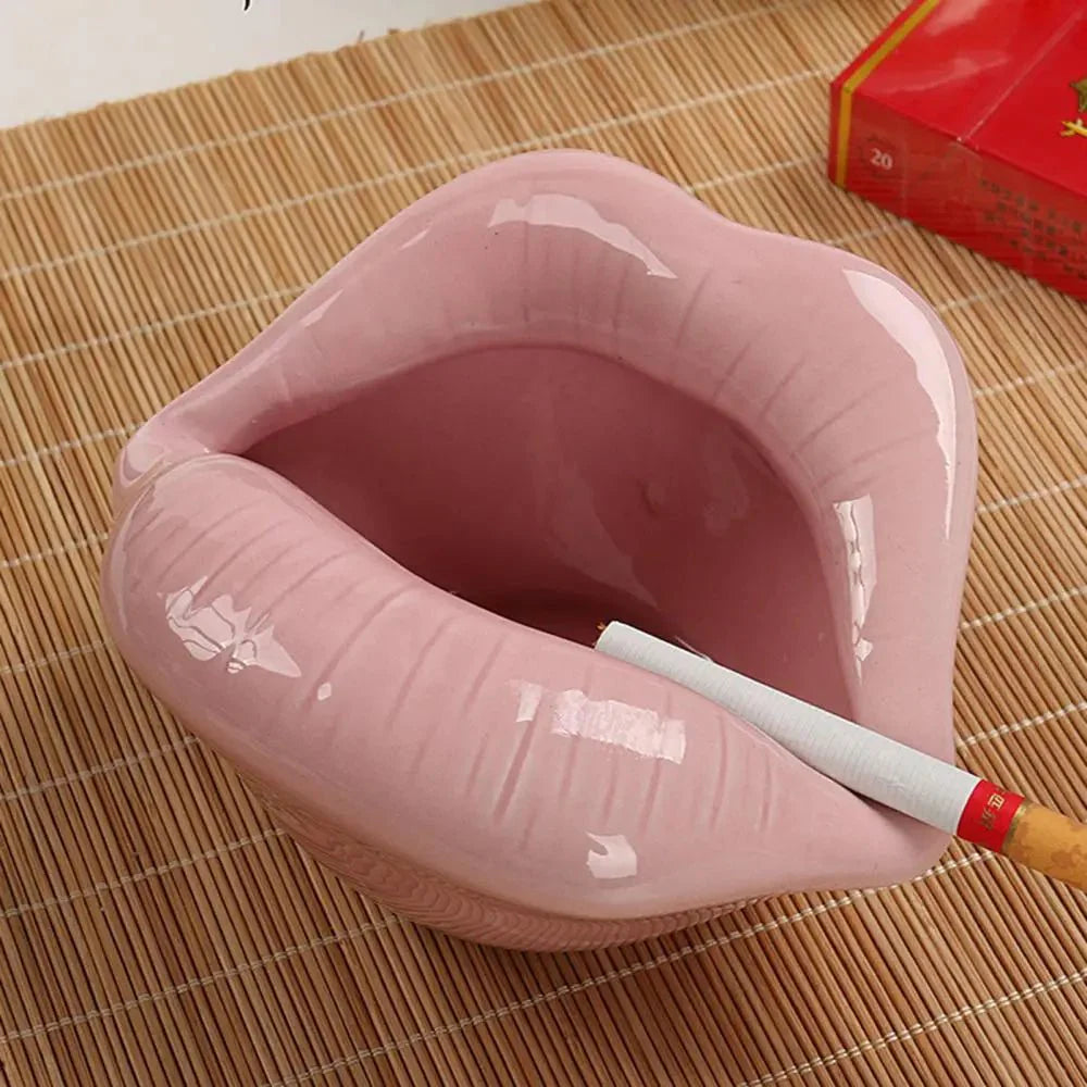 LipArt – Playful Ceramic Ashtray with Creative Design