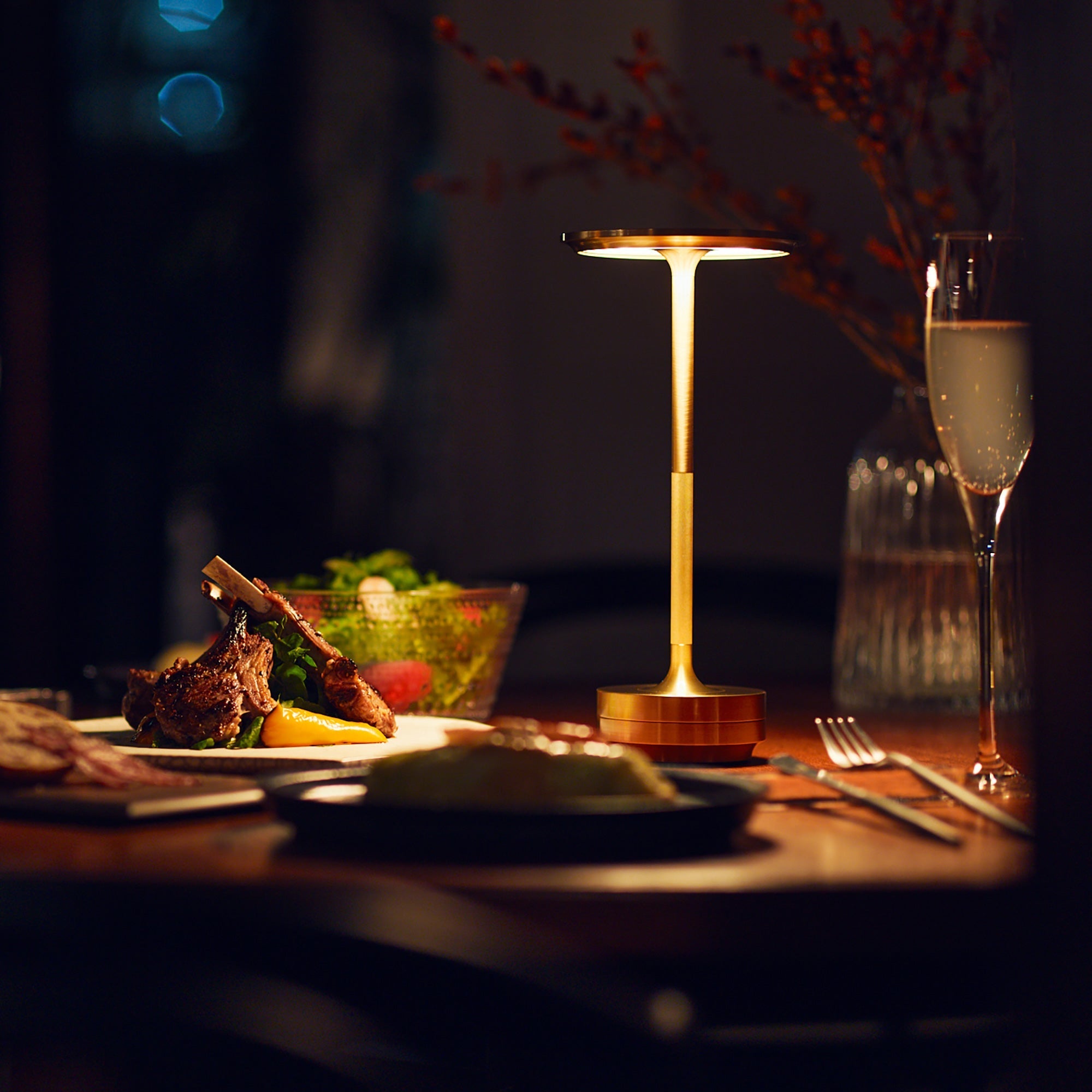 SavoyLuxe – Table Lamp with Timeless Design and Advanced Functions