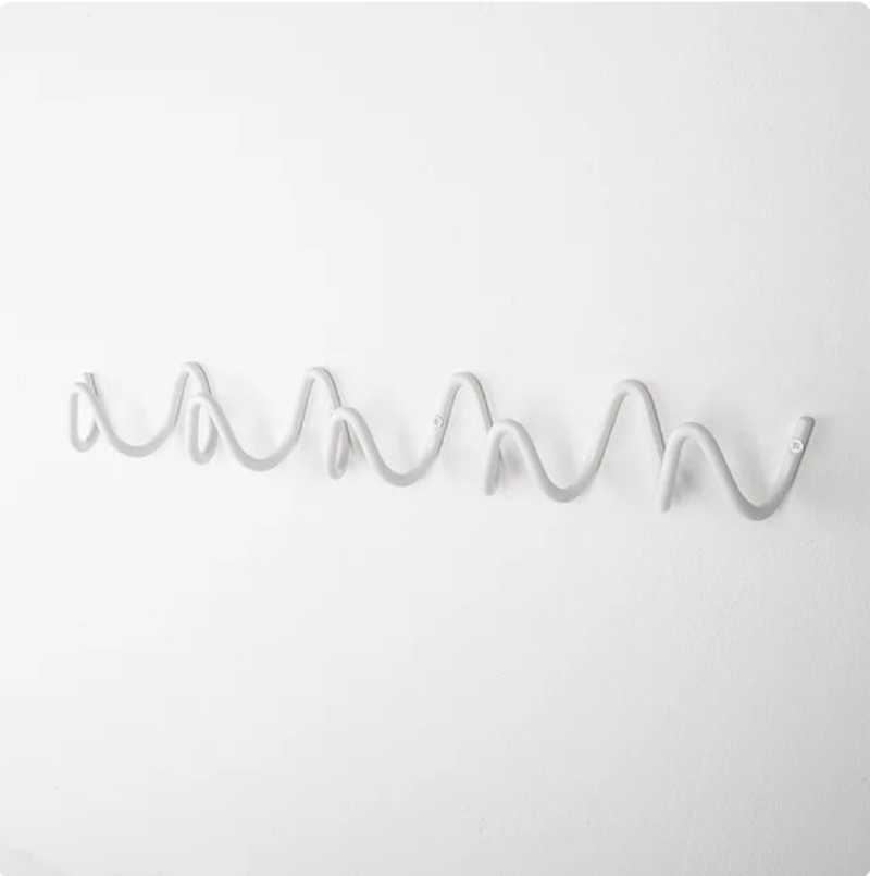 LineaLoop – Modern Metal Wall Coat Rack with Elegant Design