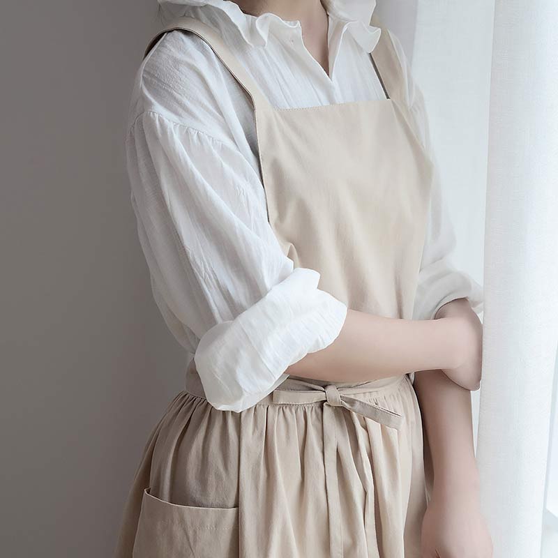 MaisonVire Elegance – Luxury Cotton Kitchen Apron with Cross Straps and Practical Pockets for a Stylish Look