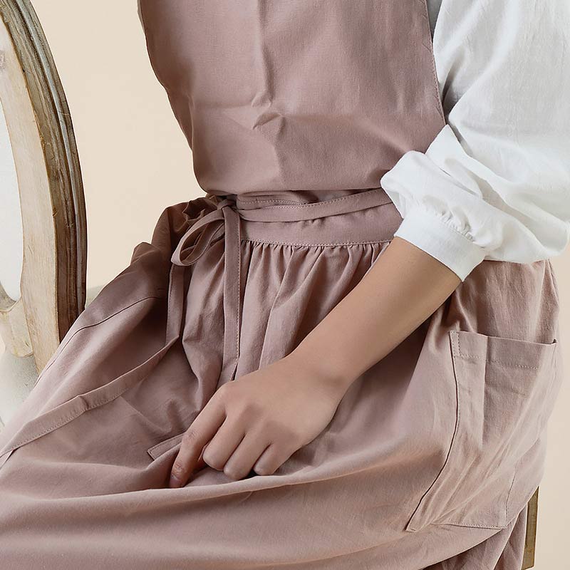 MaisonVire Elegance – Luxury Cotton Kitchen Apron with Cross Straps and Practical Pockets for a Stylish Look