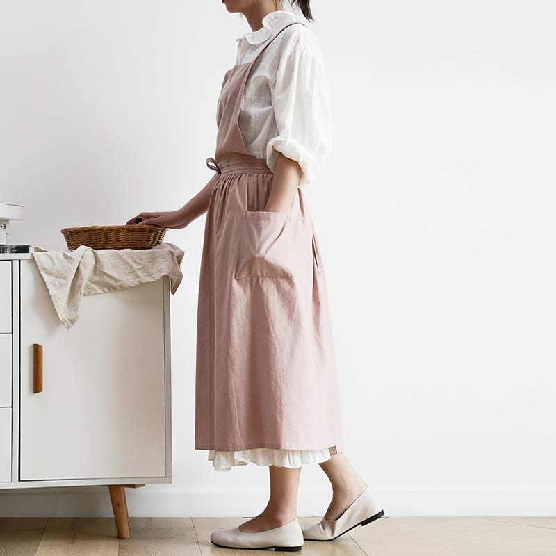 MaisonVire Elegance – Luxury Cotton Kitchen Apron with Cross Straps and Practical Pockets for a Stylish Look