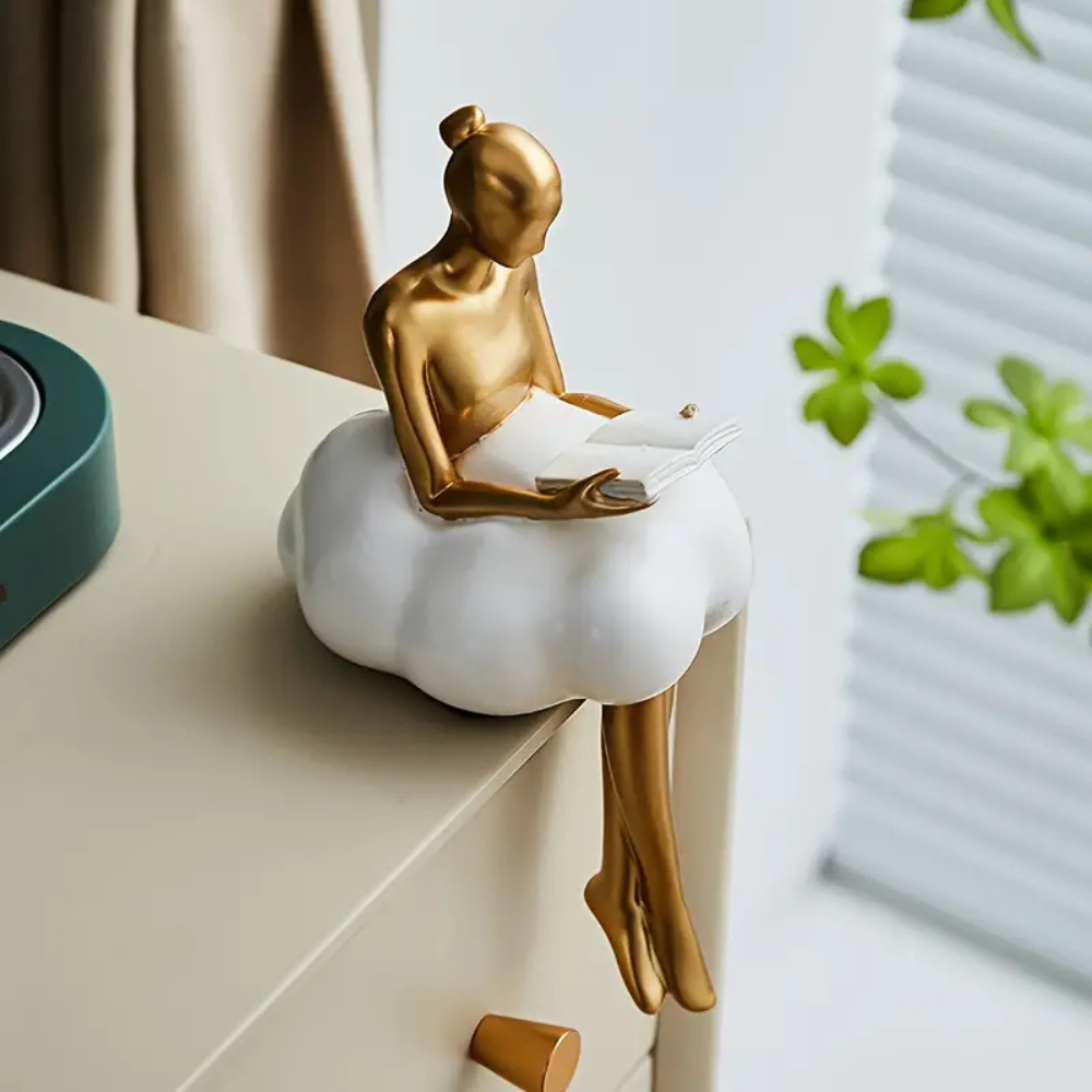 Figurine décorative en résine d’une personne lisant sur un nuage pour étagère et bureau