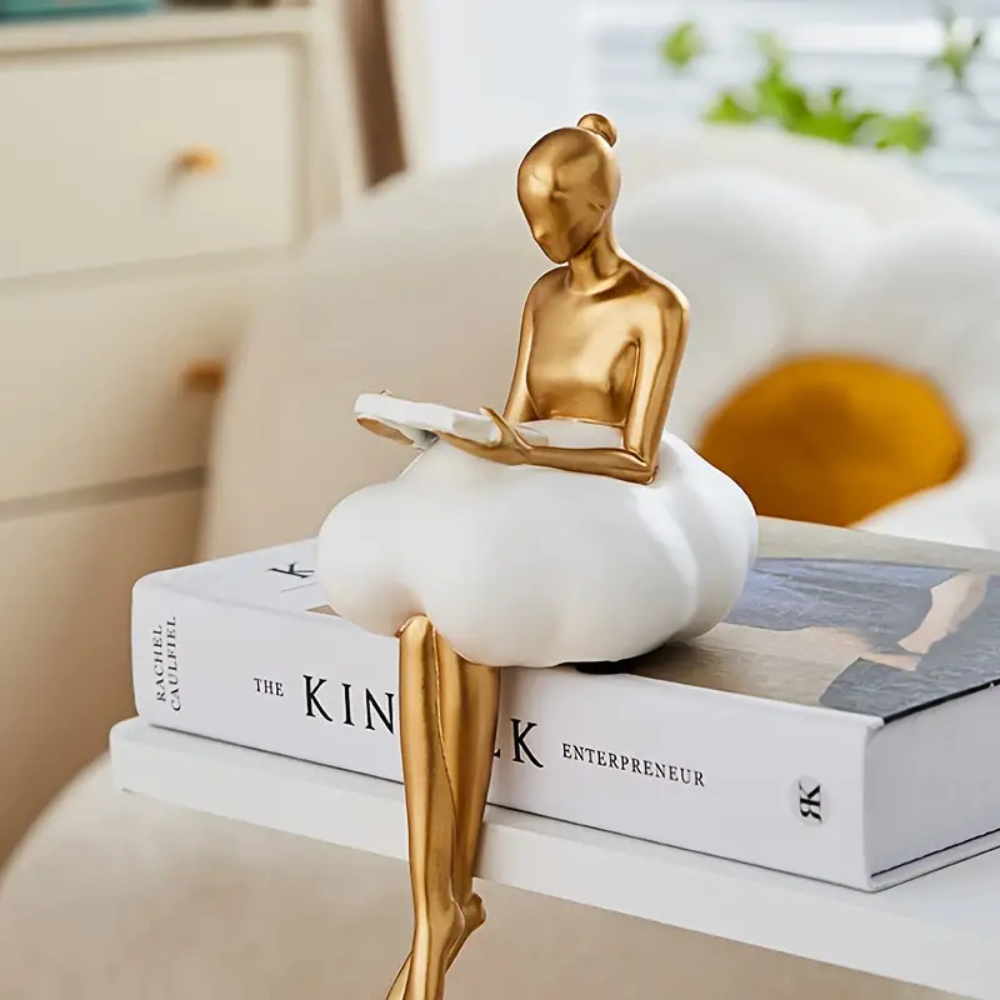 Figurine décorative en résine d’une personne lisant sur un nuage pour étagère et bureau