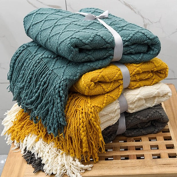 LumiWeave Luxe Knitted Throw – For a Warm & Stylish Interior